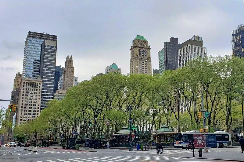 Bryant Park just across the street and just before a rain shower | janavar