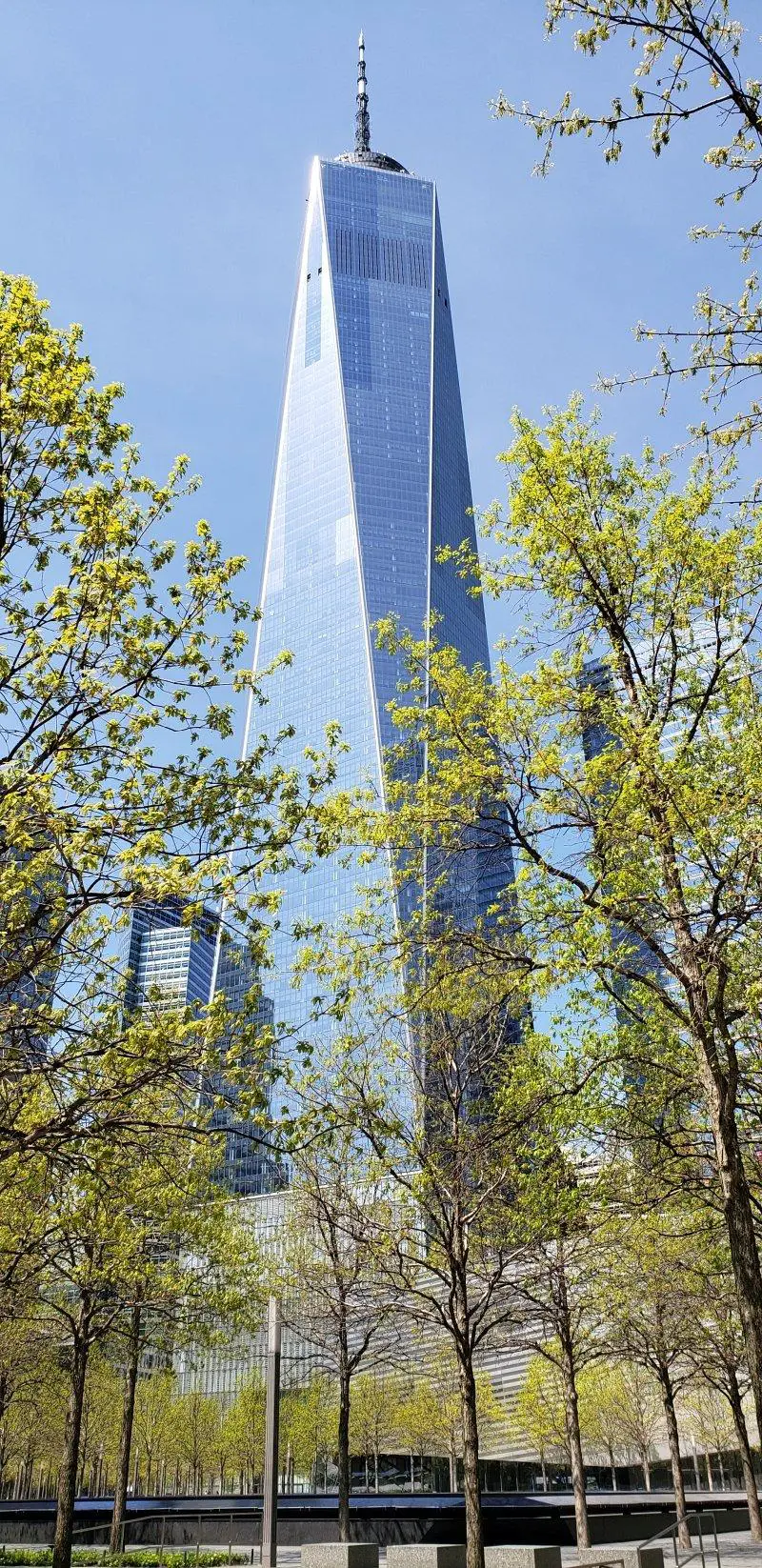 The 9/11 Memorial is closed, keeping clear the view of the One World Trade Center | janavar