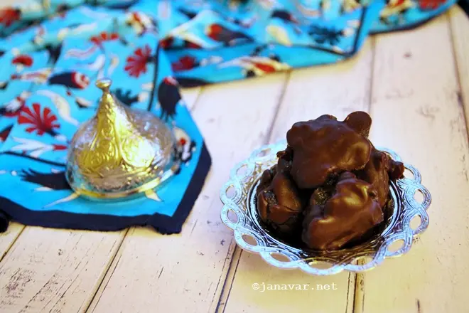 Recipe: Karyoka (or: chocolate covered candied chestnuts)